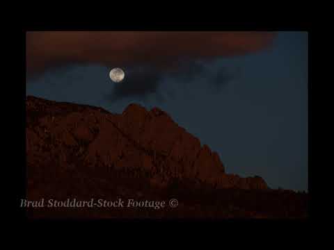 NM117 Full Moon Over Sandia Mountain #001 02281 -  8k 24p